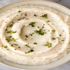photo of mashed potatoes in bowl