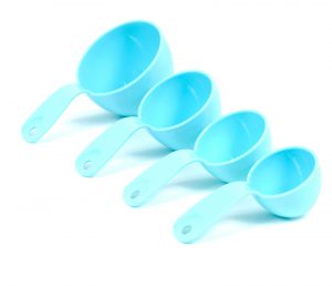 assorted food measuring cups 